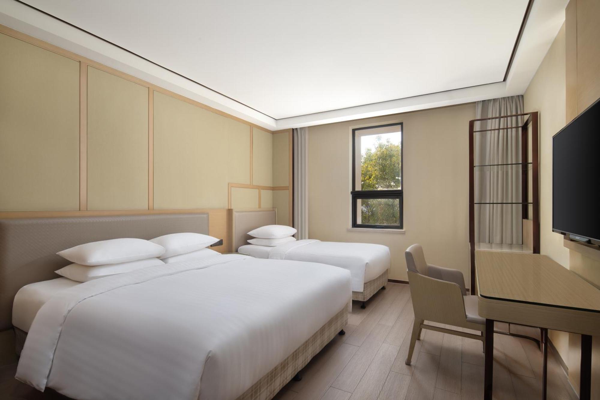Courtyard By Marriott Shanghai International Tourism And Resorts Zone Exterior photo