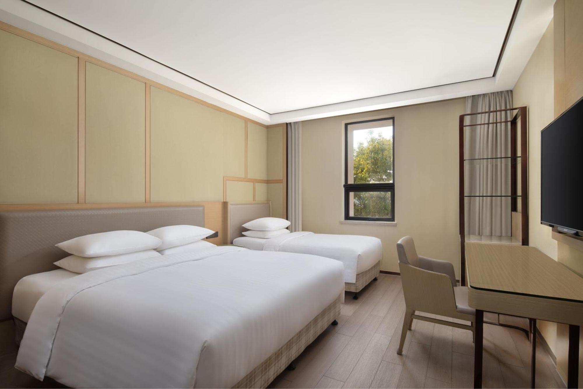 Courtyard By Marriott Shanghai International Tourism And Resorts Zone Exterior photo