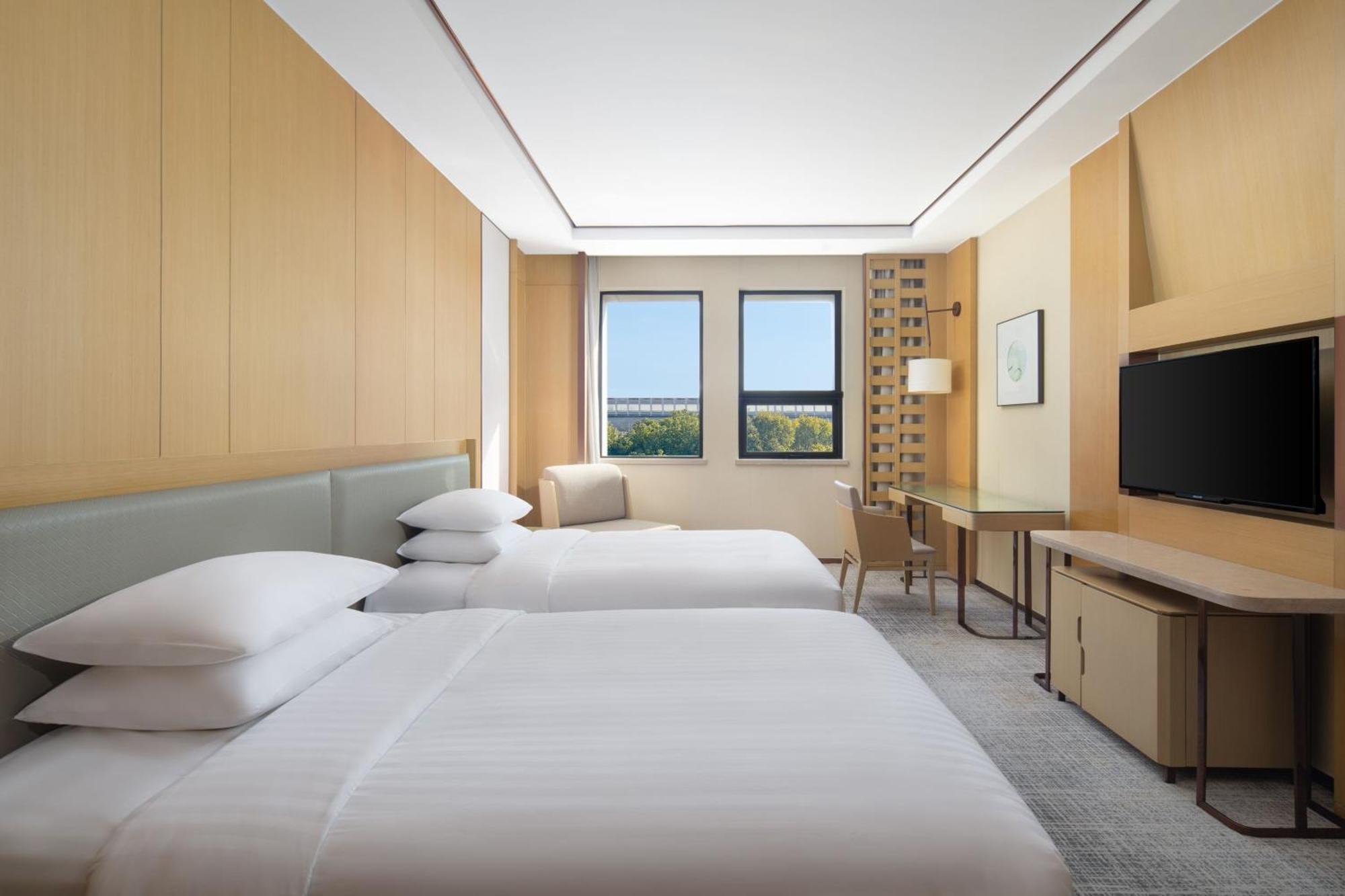 Courtyard By Marriott Shanghai International Tourism And Resorts Zone Exterior photo
