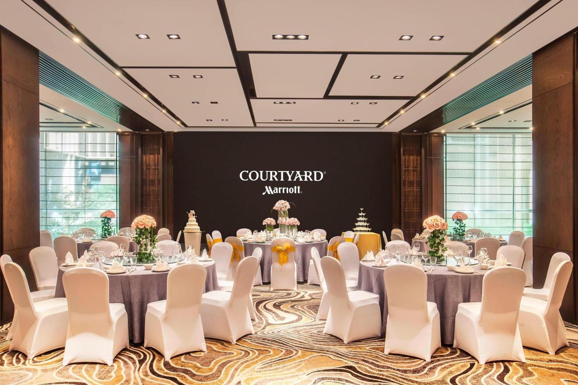 Courtyard By Marriott Shanghai International Tourism And Resorts Zone Exterior photo