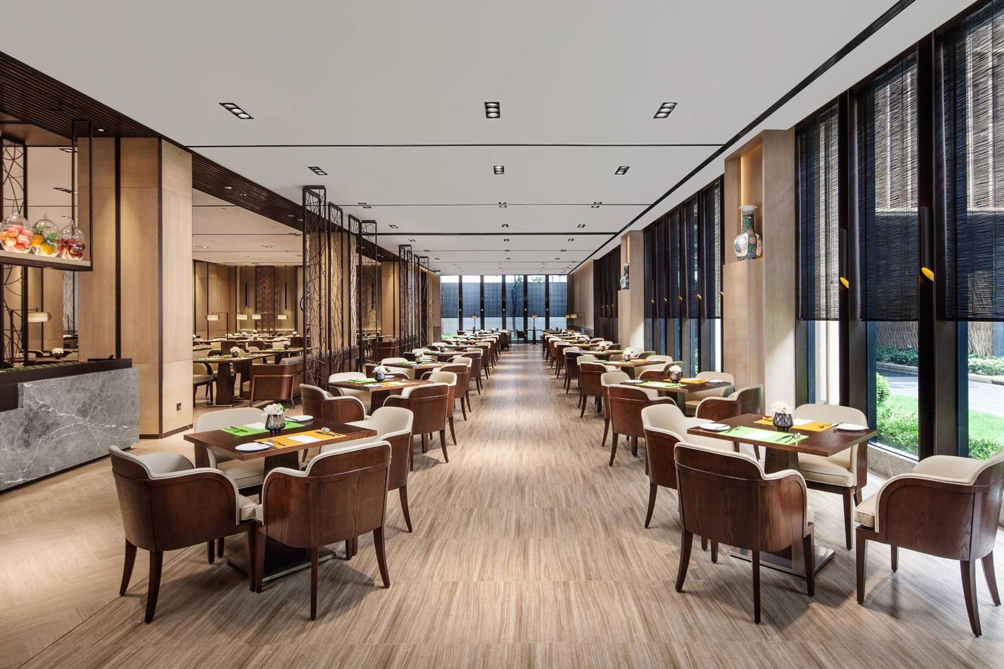 Courtyard By Marriott Shanghai International Tourism And Resorts Zone Exterior photo