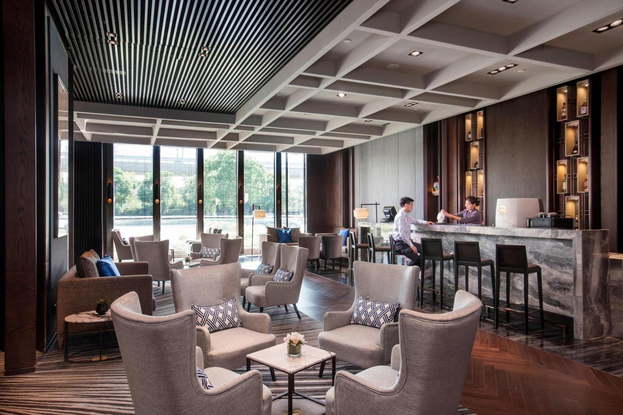 Courtyard By Marriott Shanghai International Tourism And Resorts Zone Exterior photo