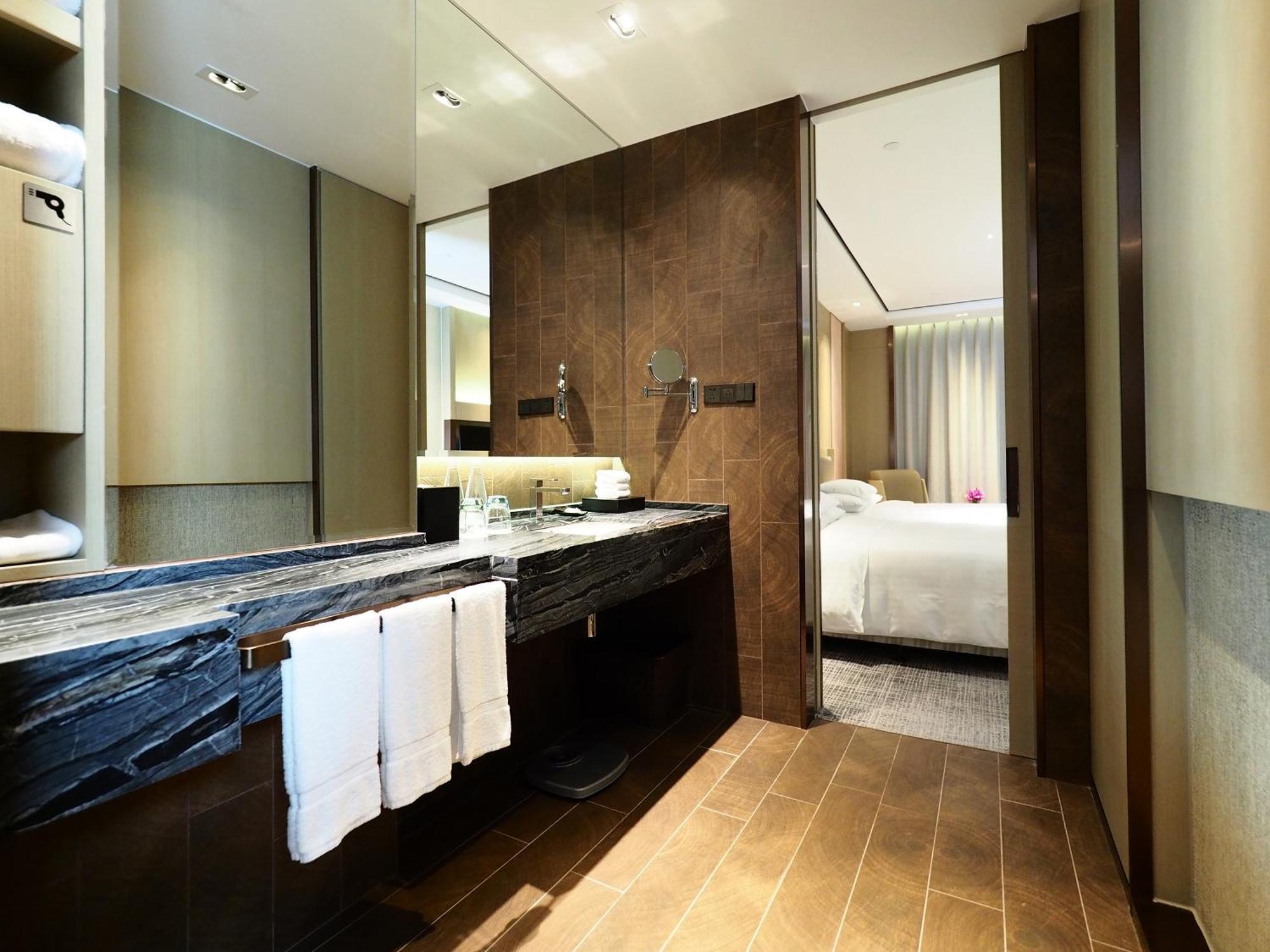 Courtyard By Marriott Shanghai International Tourism And Resorts Zone Exterior photo