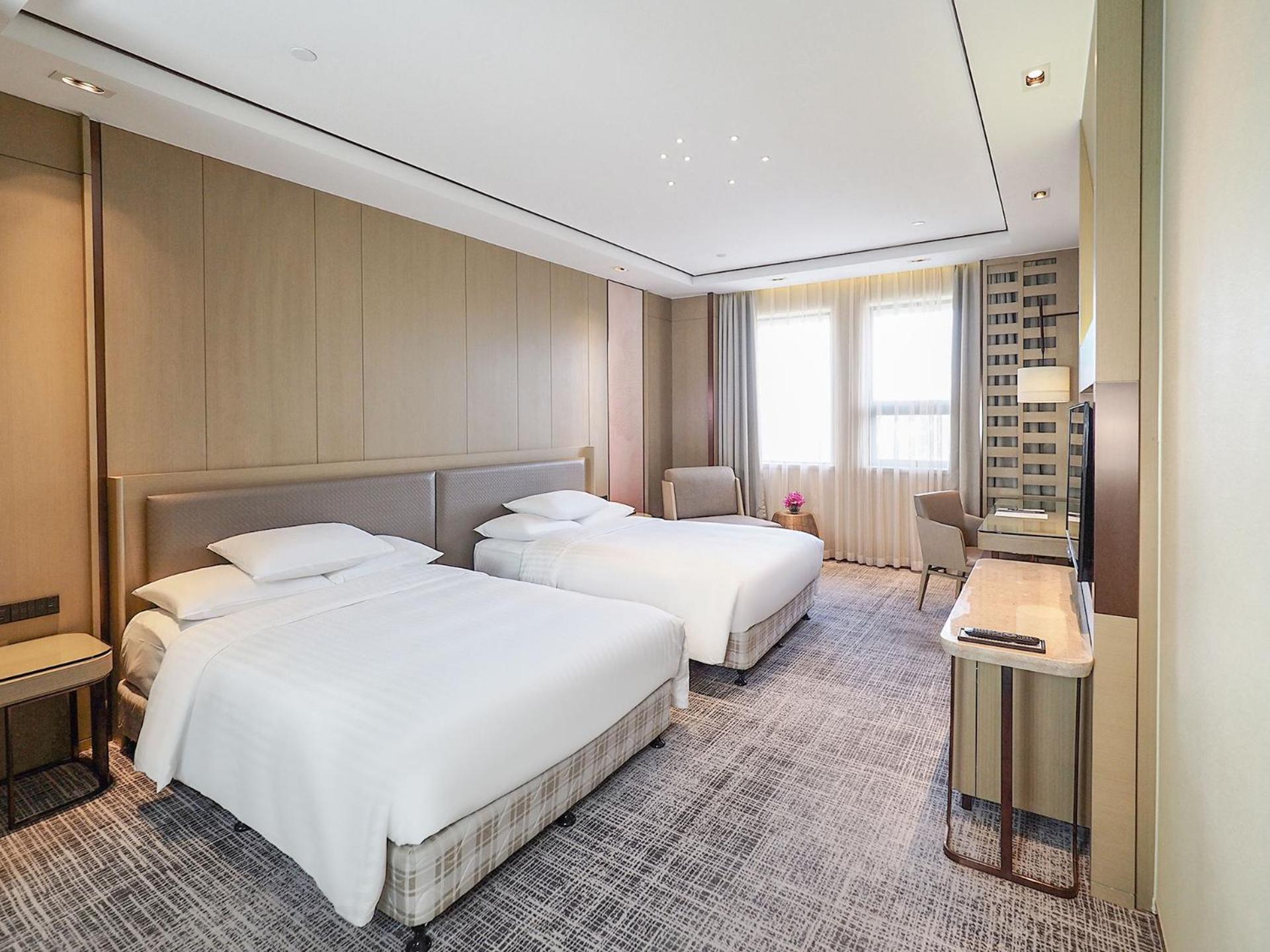 Courtyard By Marriott Shanghai International Tourism And Resorts Zone Exterior photo