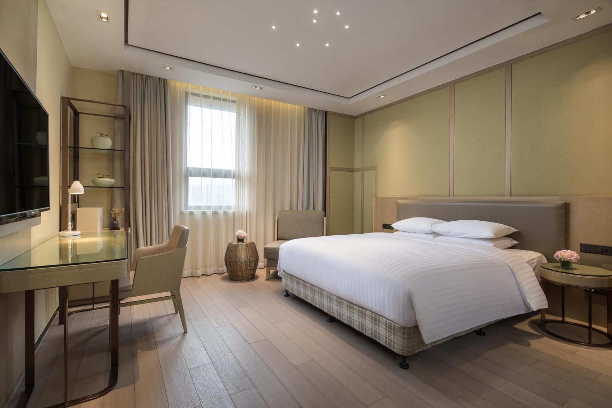 Courtyard By Marriott Shanghai International Tourism And Resorts Zone Exterior photo