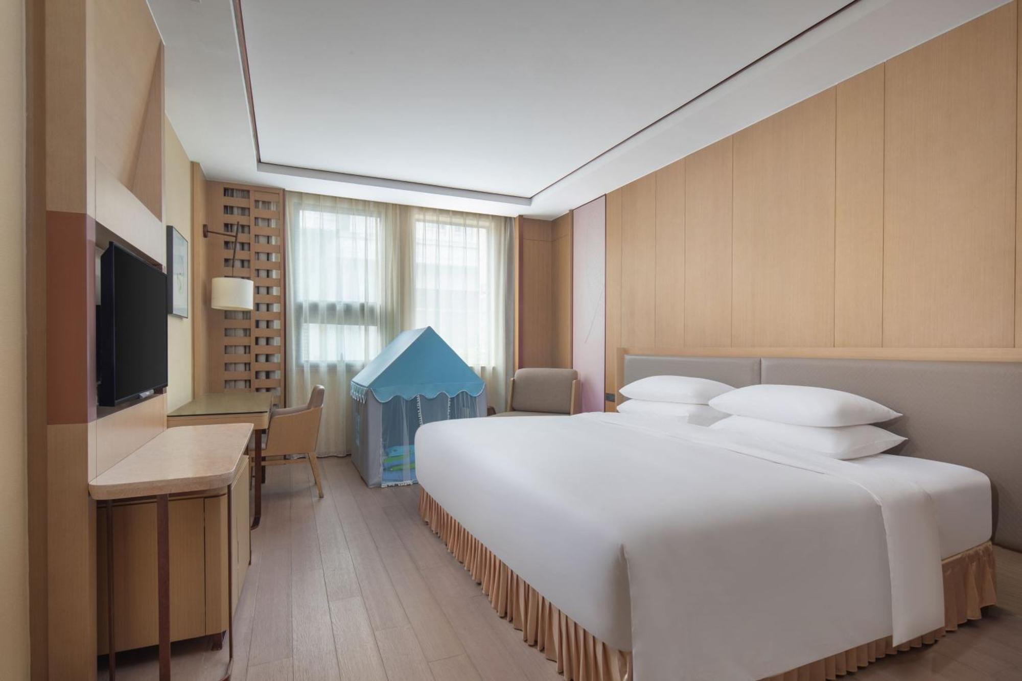 Courtyard By Marriott Shanghai International Tourism And Resorts Zone Exterior photo